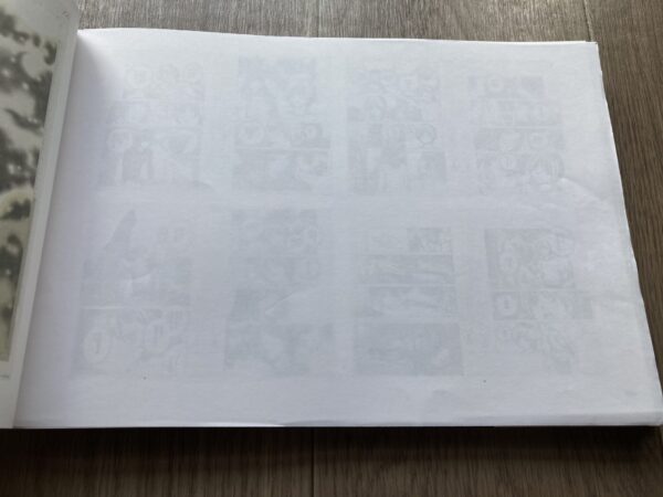 『画業30周年記念 小畑健展 NEVER COMPLETE』の図録に小畑健先生が書いて下さったサインのインクを吸うための紙